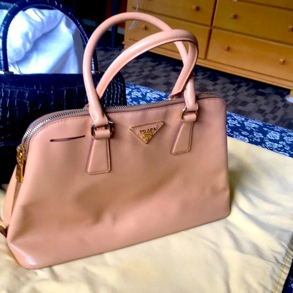 Prada nude color handbag - Picture 1 of 7